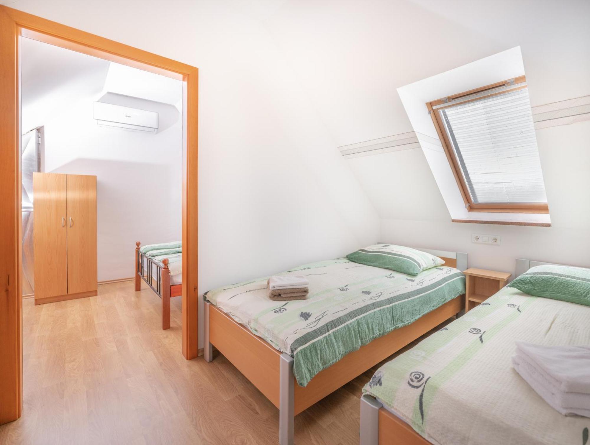 Apartments Suster Stari Trg ob Kolpi Exterior foto